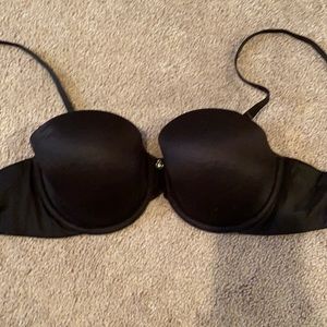 Black strapless bra